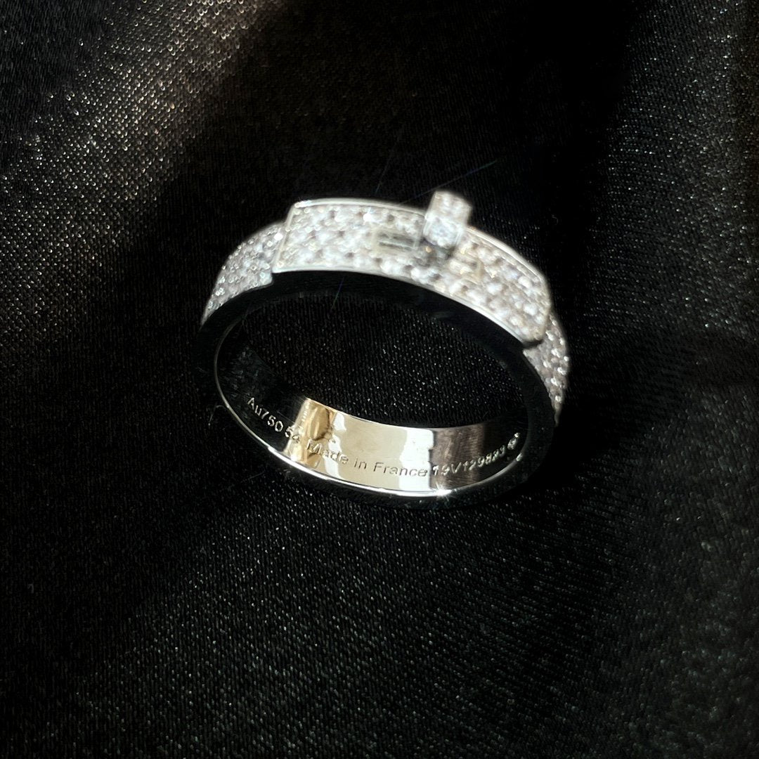 [Joyas Regalia] ANILLO DE PLATA CON DIAMANTES KELLY