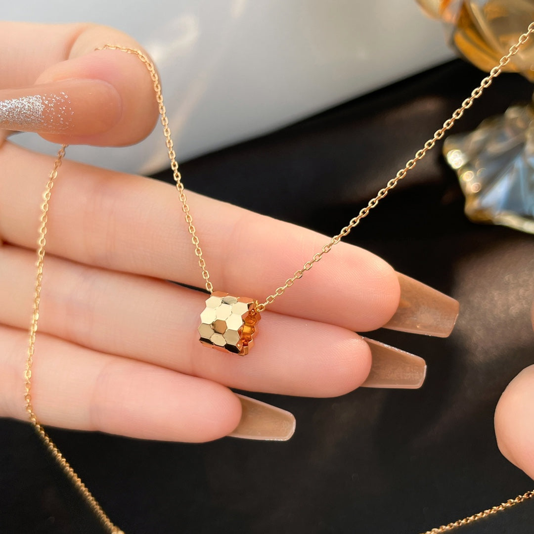 [Regalia jewelry]BEE MINI NECKLACE