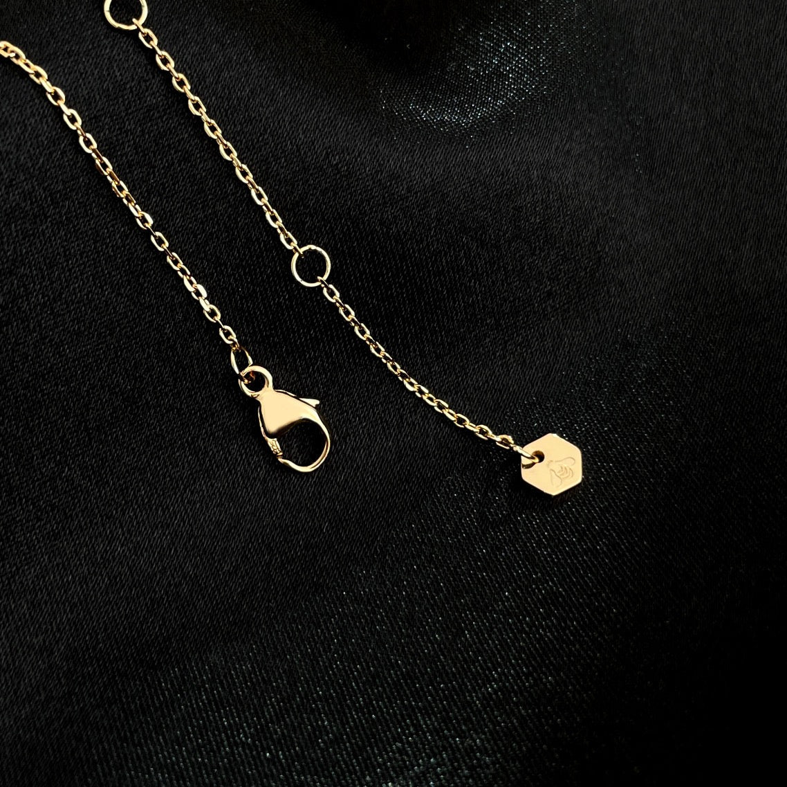 [Regalia jewelry]BEE MINI NECKLACE