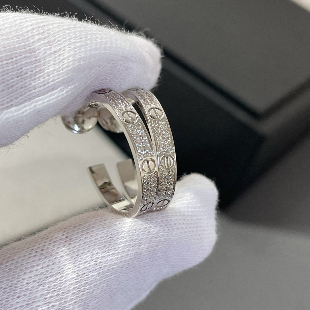 [Regalia jewelry]LOVE DIAMOND SILVER HOOP EARRINGS