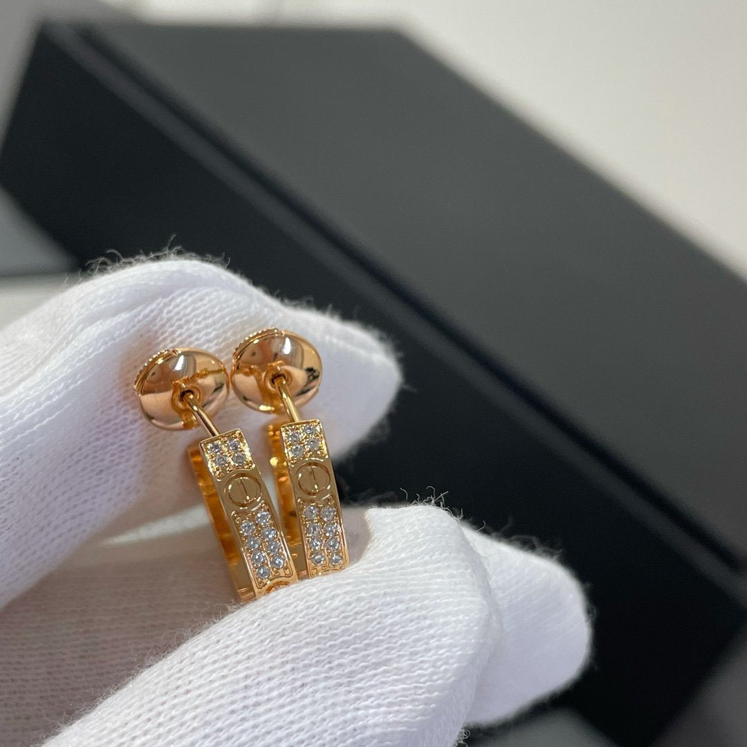[Regalia jewelry]LOVE DIAMOND PINK GOLD HOOP EARRINGS