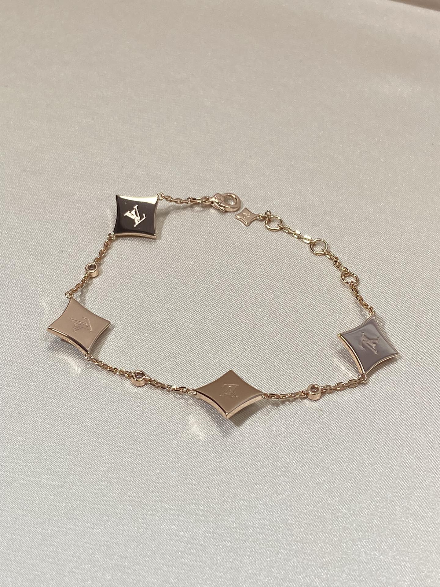 [Regalia jewelry]STAR 4 MOTIF MOP DIAMOND PINK GOLD BRACELET