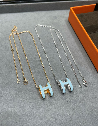 [Joyas Regalia] COLLAR POP H AZUL CIELO