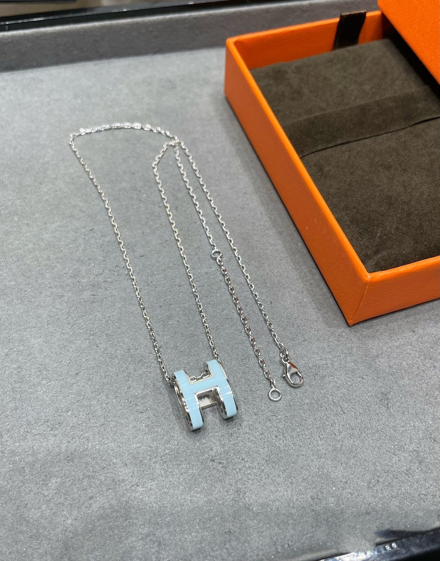 [Joyas Regalia] COLLAR POP H AZUL CIELO