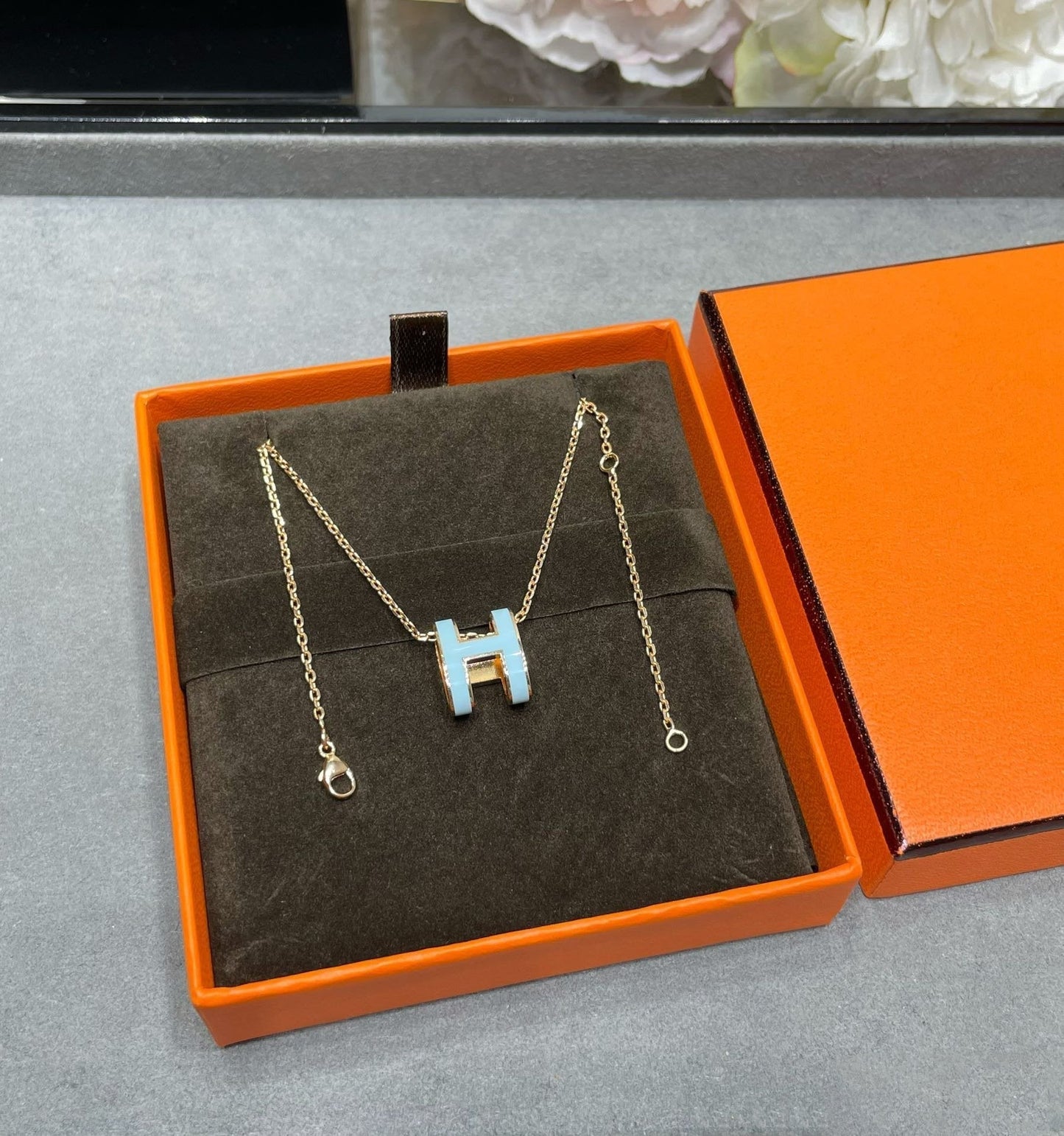 [Joyas Regalia] COLLAR POP H AZUL CIELO