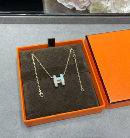 [Joyas Regalia] COLLAR POP H AZUL CIELO