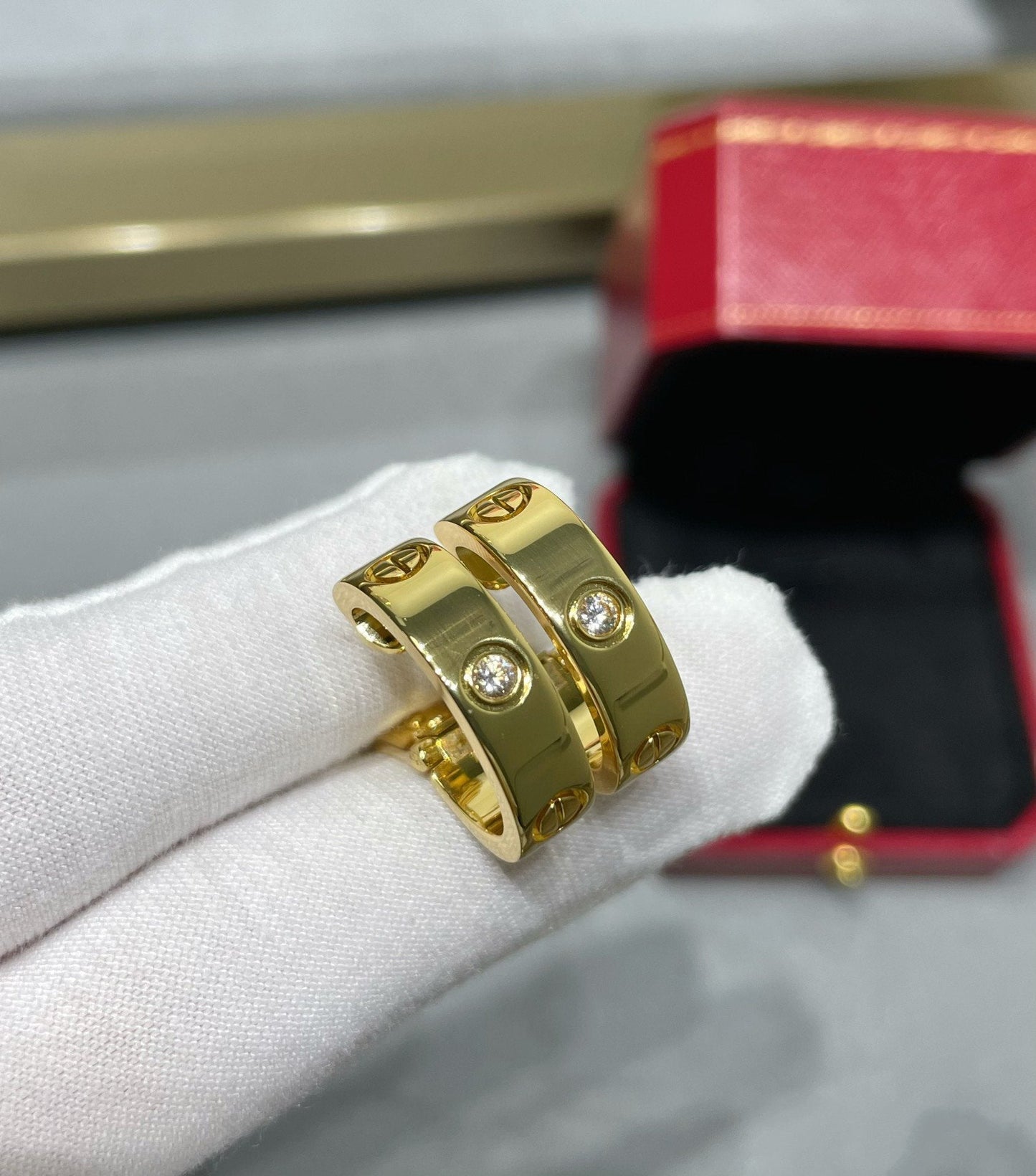 [Regalia jewelry]LOVE 5.5MM 1 DIAMOND EARRINGS