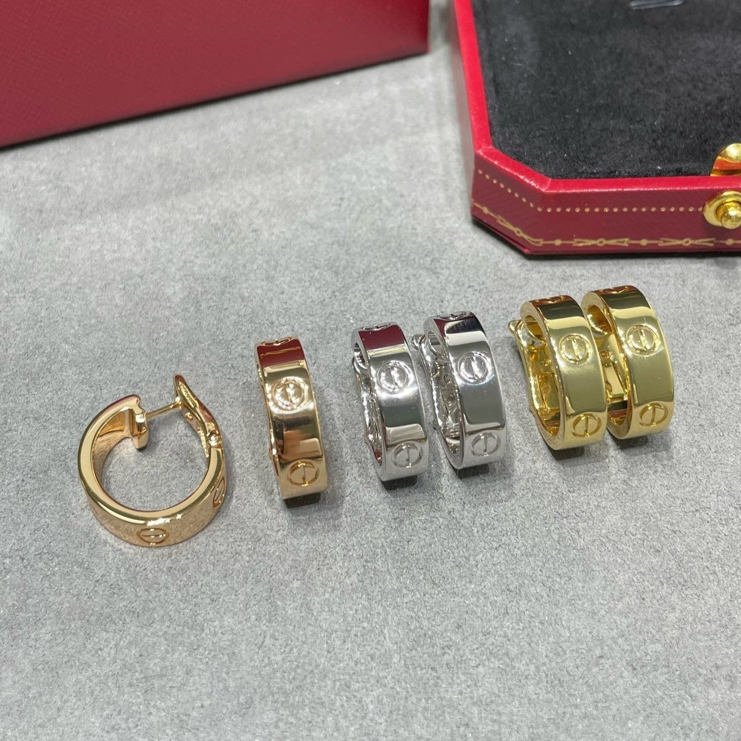 [Regalia jewelry]LOVE 5.5MM EARRINGS