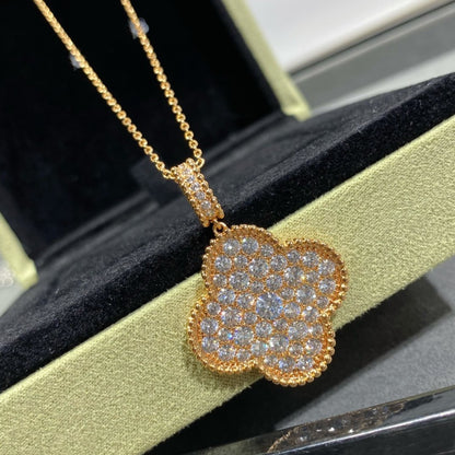 [Joyas Regalia] COLLAR LARGO CON PEDANTE GRANDE DE TRÉBOL DE 25 MM Y DIAMANTES PAVÉ