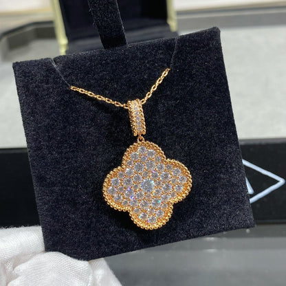 [Joyas Regalia] COLLAR LARGO CON PEDANTE GRANDE DE TRÉBOL DE 25 MM Y DIAMANTES PAVÉ