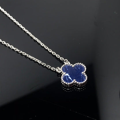 [Joyas Regalia] COLLAR LARGO DE PLATA CON TRÉBOL Y PIETERSITA