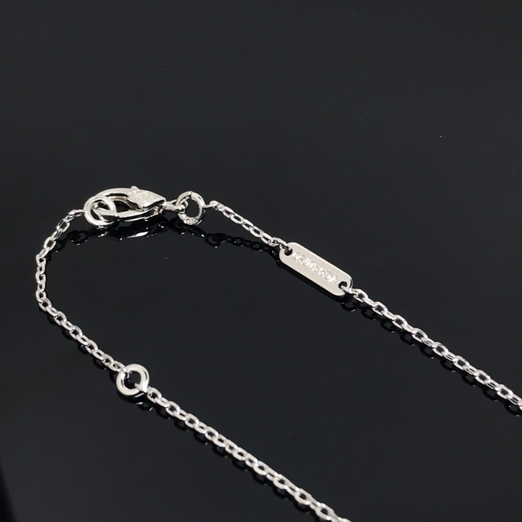 [Joyas Regalia] COLLAR LARGO DE PLATA CON TRÉBOL Y PIETERSITA