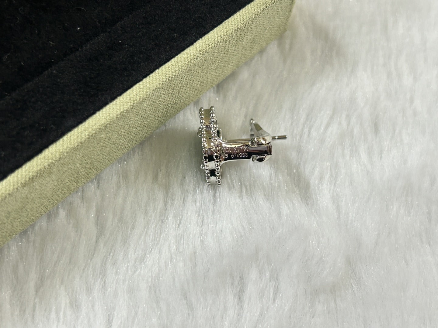 [Regalia jewelry]CLOVER PIETERSITE MEDIUM STUD EARRINGS