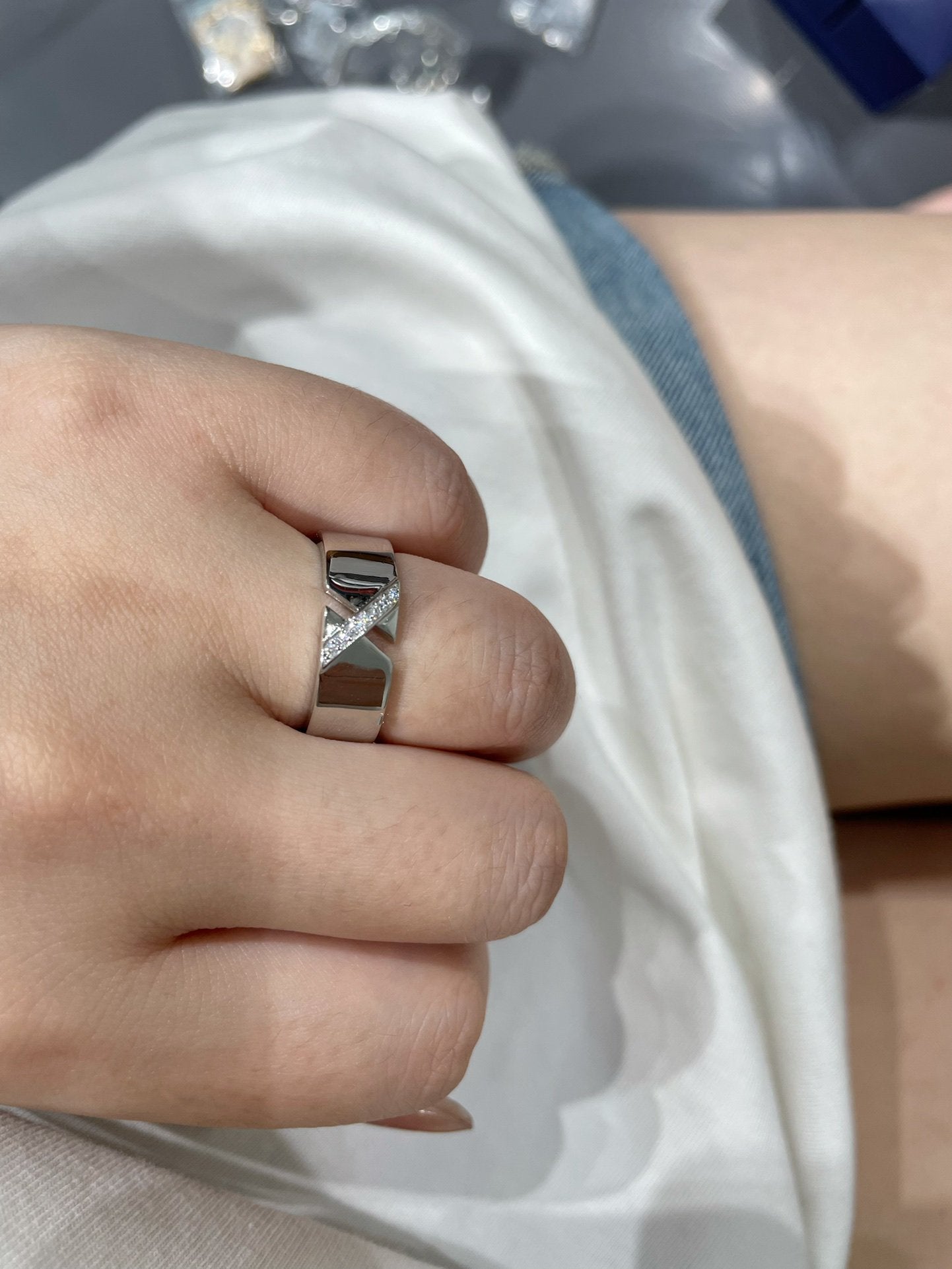 [Joyas Regalia] ANILLO DE DIAMANTES CON PRUEBA DE GRAVAMEN