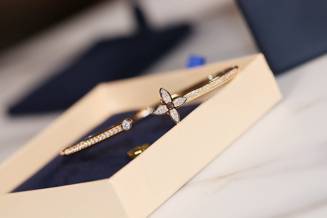 [Regalia jewelry]IDYLLE GOLD OPEN BRACELET DIAMOND PAVED