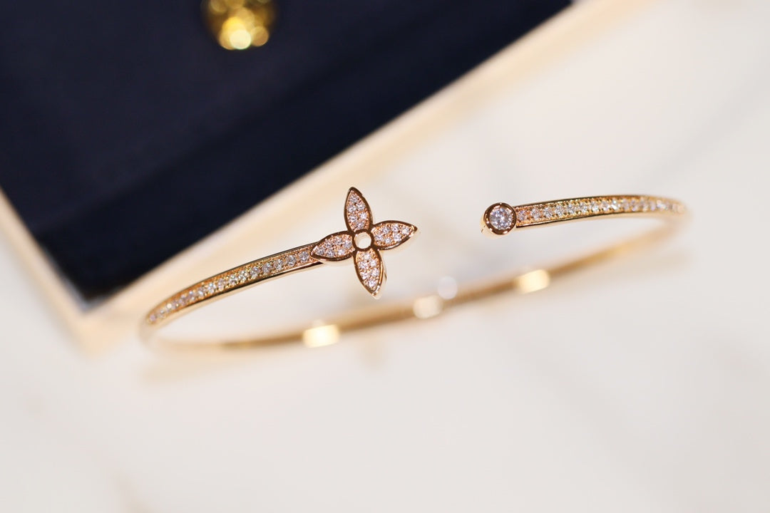 [Regalia jewelry]IDYLLE GOLD OPEN BRACELET DIAMOND PAVED