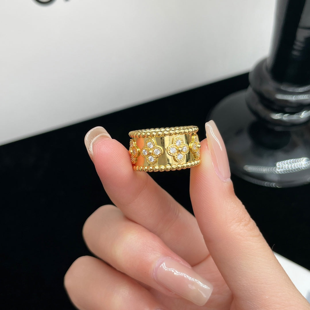 [Joyas Regalia] ANILLO GRANDE DE DIAMANTES PERLEE 