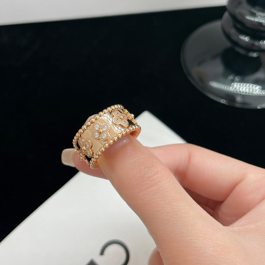 [Joyas Regalia] ANILLO GRANDE DE DIAMANTES PERLEE 