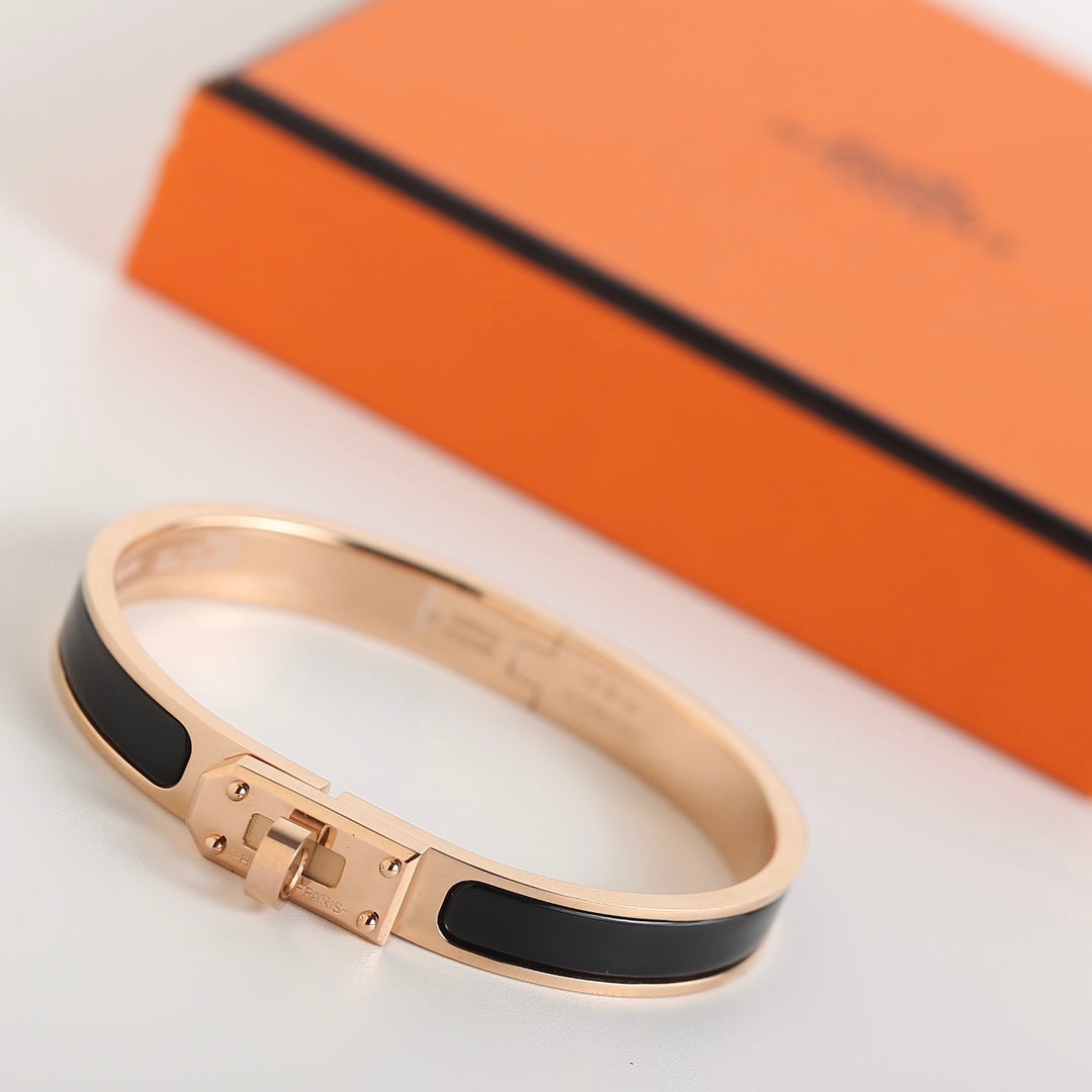 [Joyas Regalia] PULSERA NEGRA HM KELLY