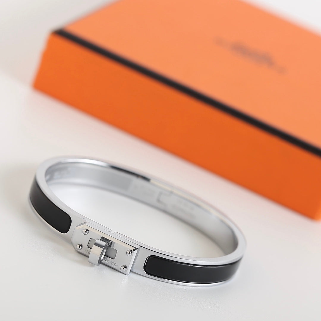 [Joyas Regalia] PULSERA NEGRA HM KELLY