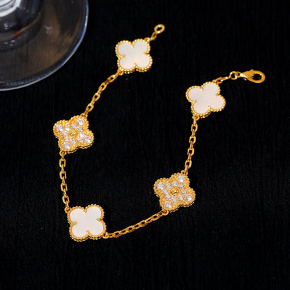 [Joyas Regalia] PULSERA DE TRÉBOL CON 5 MOTIVOS, DIAMANTE Y AZULEJO BLANCO 