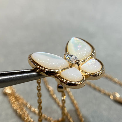 [Regalia jewelry]BUTTERFLY MOP DIAMOND NECKLACE
