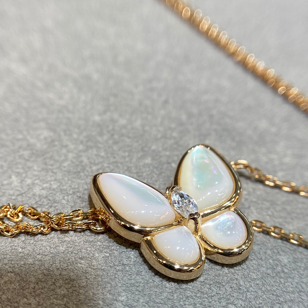 [Regalia jewelry]BUTTERFLY MOP DIAMOND NECKLACE