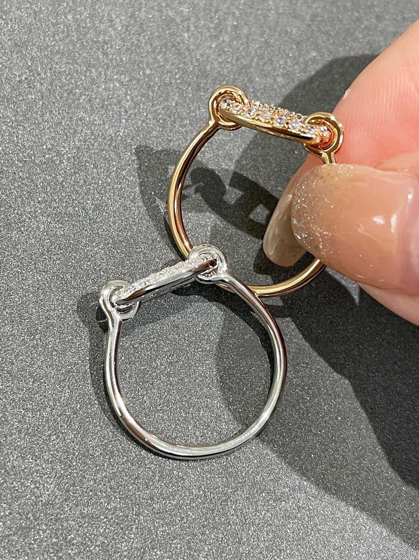 [Joyas Regalia] ANILLO DE DIAMANTES PEQUEÑOS DE RONDA