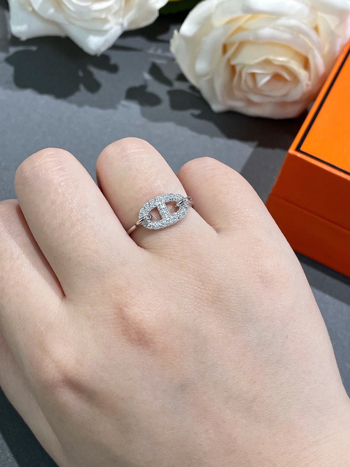 [Joyas Regalia] ANILLO DE DIAMANTES PEQUEÑOS DE RONDA