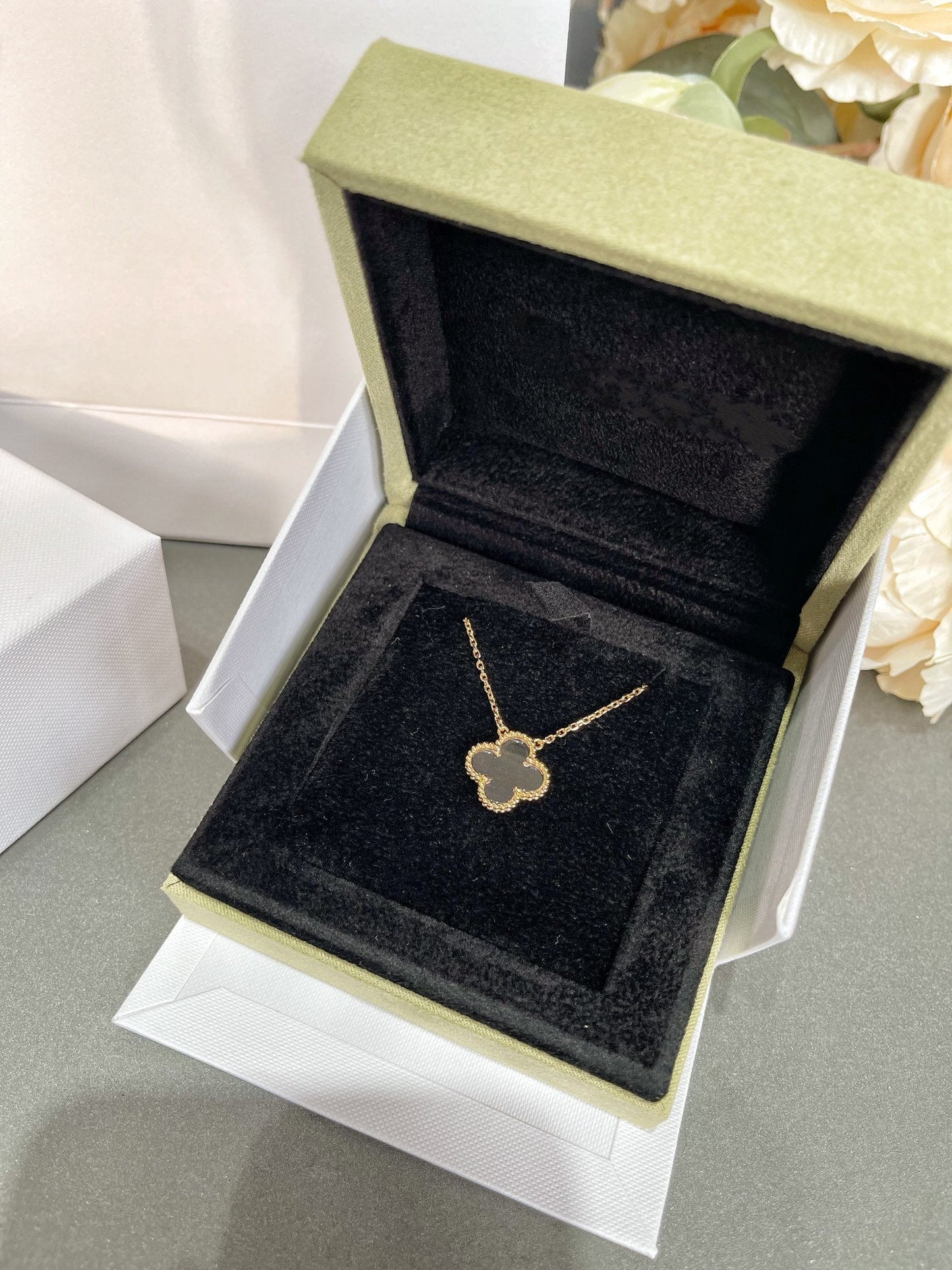 [Regalia jewelry]CLOVER ROCK CRYSTAL ROSE GOLD NECKLACE