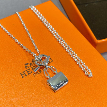 [Joyas Regalia] COLLAR DE PLATA CON PEDANTE CONSTANCE