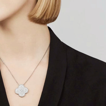 [Regalia jewelry]CLOVER 25MM LARGE PENDANT DIAMOND PAVED SILVER NECKLACE