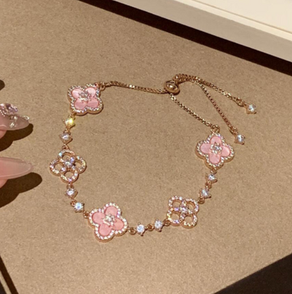 [Joyas Regalia] PULSERA CON 5 MOTIVOS DE TRÉBOL ROSA AZUL ROJO BLANCO