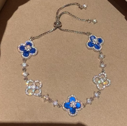 [Joyas Regalia] PULSERA CON 5 MOTIVOS DE TRÉBOL ROSA AZUL ROJO BLANCO