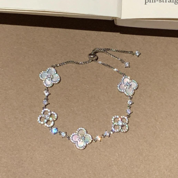 [Joyas Regalia] PULSERA CON 5 MOTIVOS DE TRÉBOL ROSA AZUL ROJO BLANCO