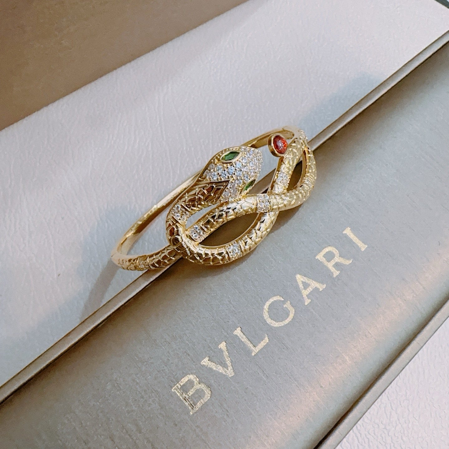 [Regalia jewelry]HAUTE  SERPENTI BRACELET