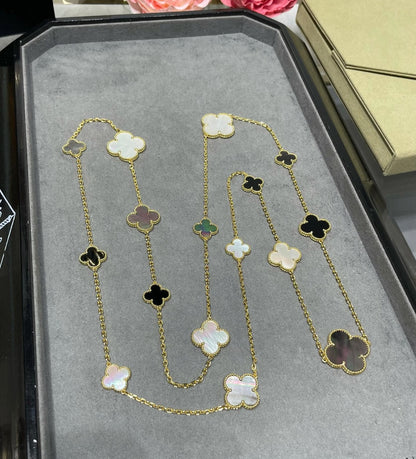 [Regalia jewelry]CLOVER 16 MOTIF WHITE NECKLACE