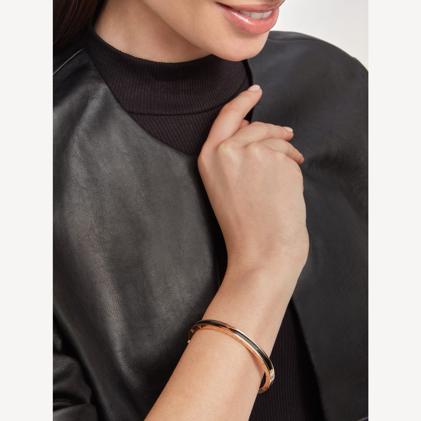 [Joyas Regalia] PULSERA ZERO 1 DE ORO ROSA CON CERÁMICA NEGRA