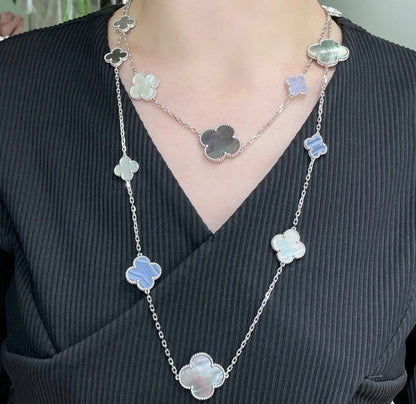 [Bijoux Regalia] COLLIER EN OR ET NACRE BLANCHE À 16 MOTIFS