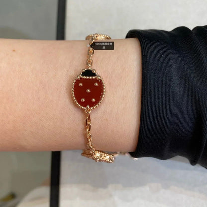 [Joyas Regalia] PULSERA CON 5 MOTIVOS LUCKY SPRING