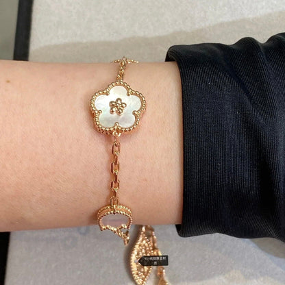 [Joyas Regalia] PULSERA CON 5 MOTIVOS LUCKY SPRING