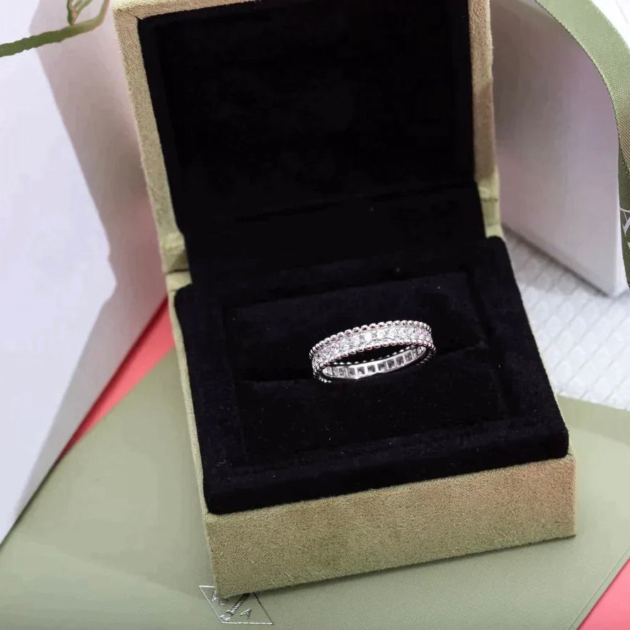 [Joyas Regalia] ANILLO DE PLATA CON DIAMANTES Y PERLEE