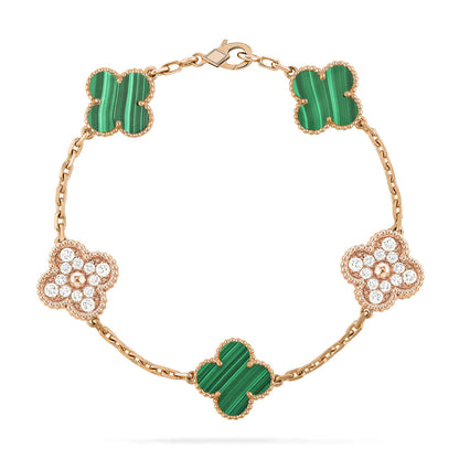 [Joyas Regalia] PULSERA DE MALAQUITA Y DIAMANTES CON 5 MOTIVOS DE TRÉBOL