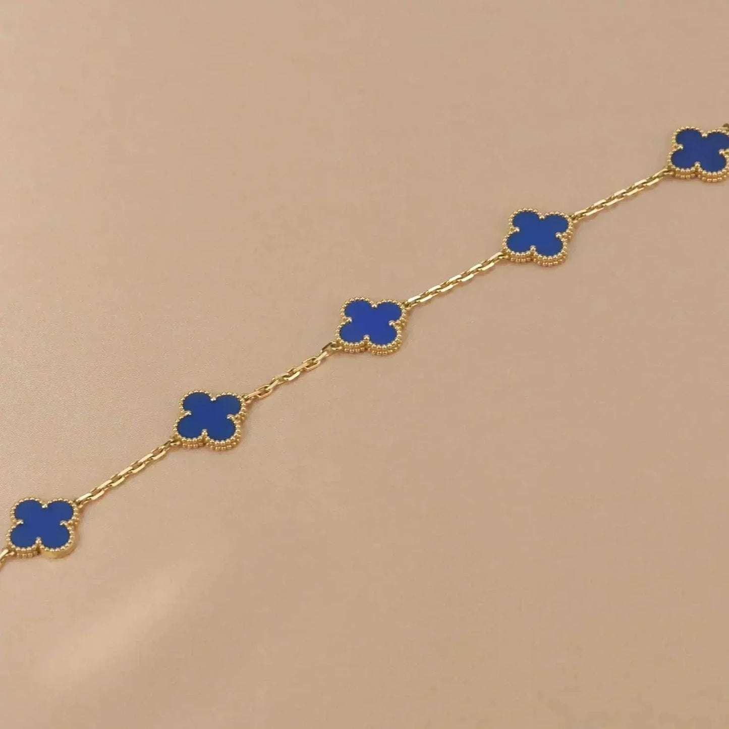 [Joyas Regalia]Pulsera de ágata azul con cinco motivos de trébol