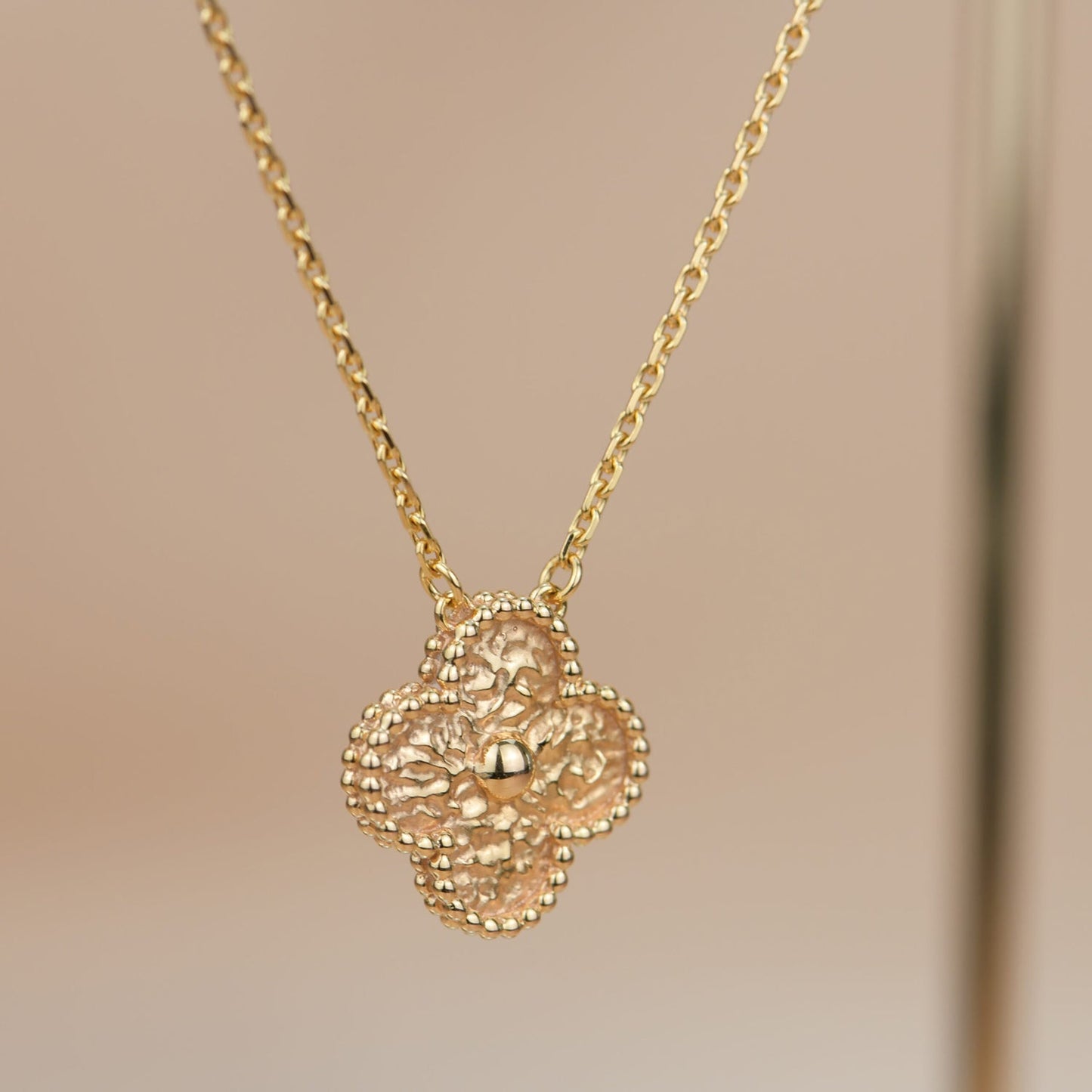 [Joyas Regalia] COLLAR DE TRÉBOL DE 15 MM BRONCEADO