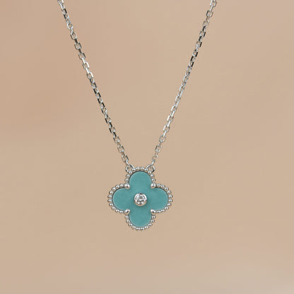 [Joyas Regalia] COLLAR DE PORCELANA SVRES DE DIAMANTES DE 15 MM DE TRÉBOL DE PLATA