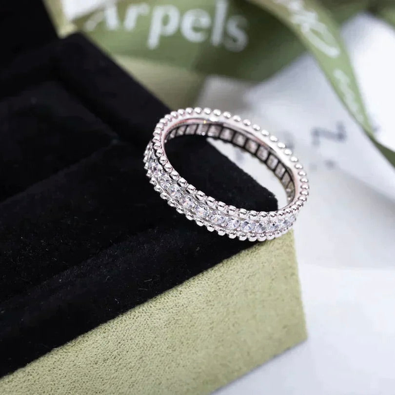 [Joyas Regalia] ANILLO DE PLATA CON DIAMANTES Y PERLEE