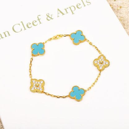 [Joyas Regalia] PULSERA DE ORO CON 5 MOTIVOS DE TRÉBOL, TURQUESA Y DIAMANTE