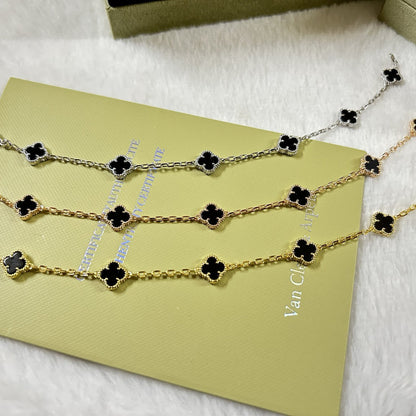[Joyas Regalia] PULSERA DE ÓNIX CON 6 MOTIVOS DE TRÉBOL