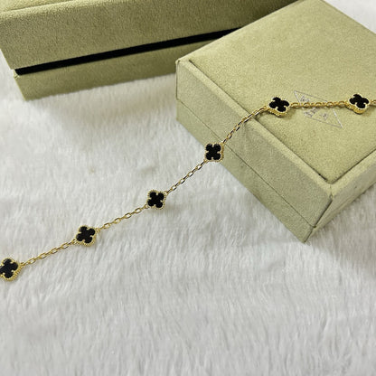 [Joyas Regalia] PULSERA DE ÓNIX CON 6 MOTIVOS DE TRÉBOL